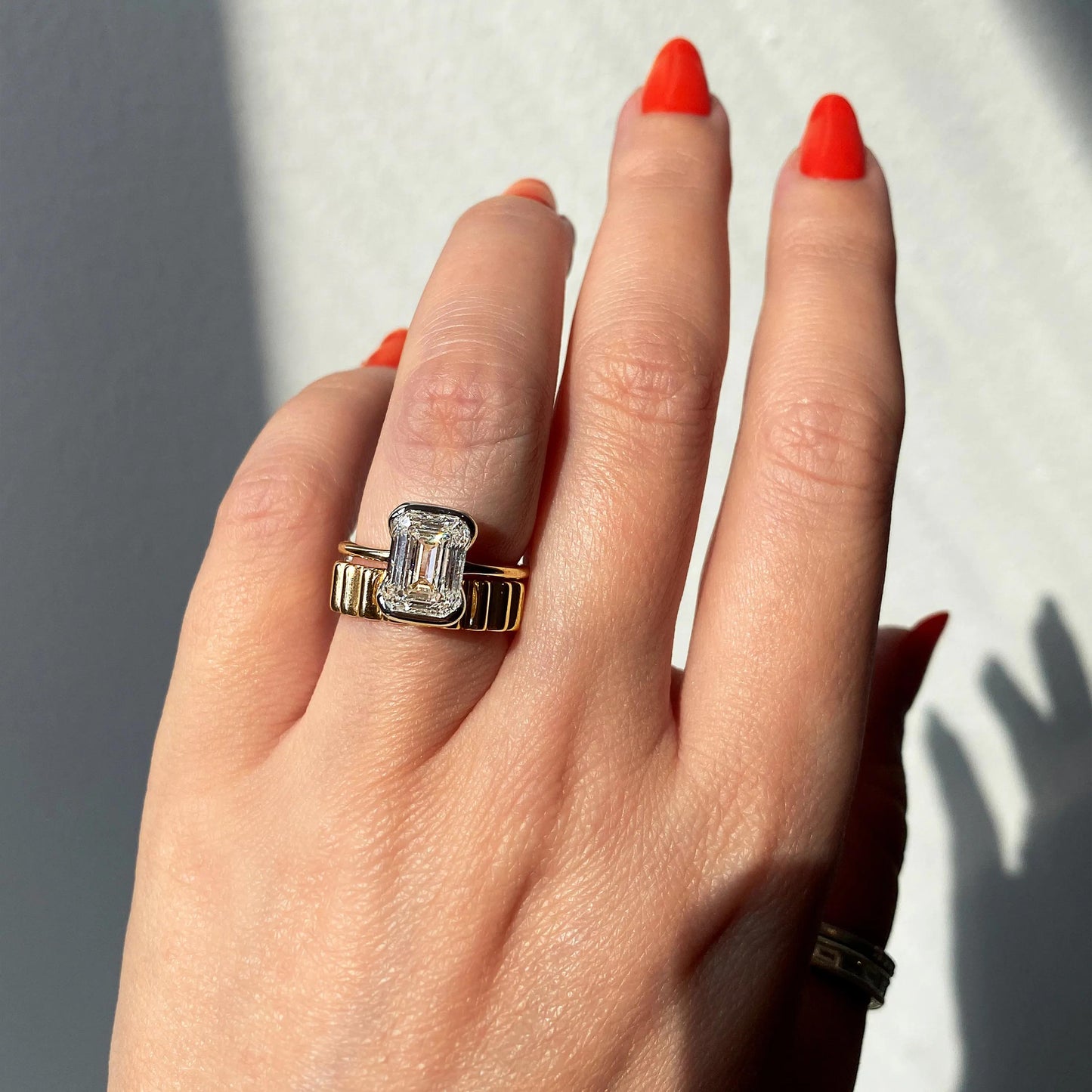 2 CT Emerald Bezel CVD F/VS1 Diamond Engagement Ring