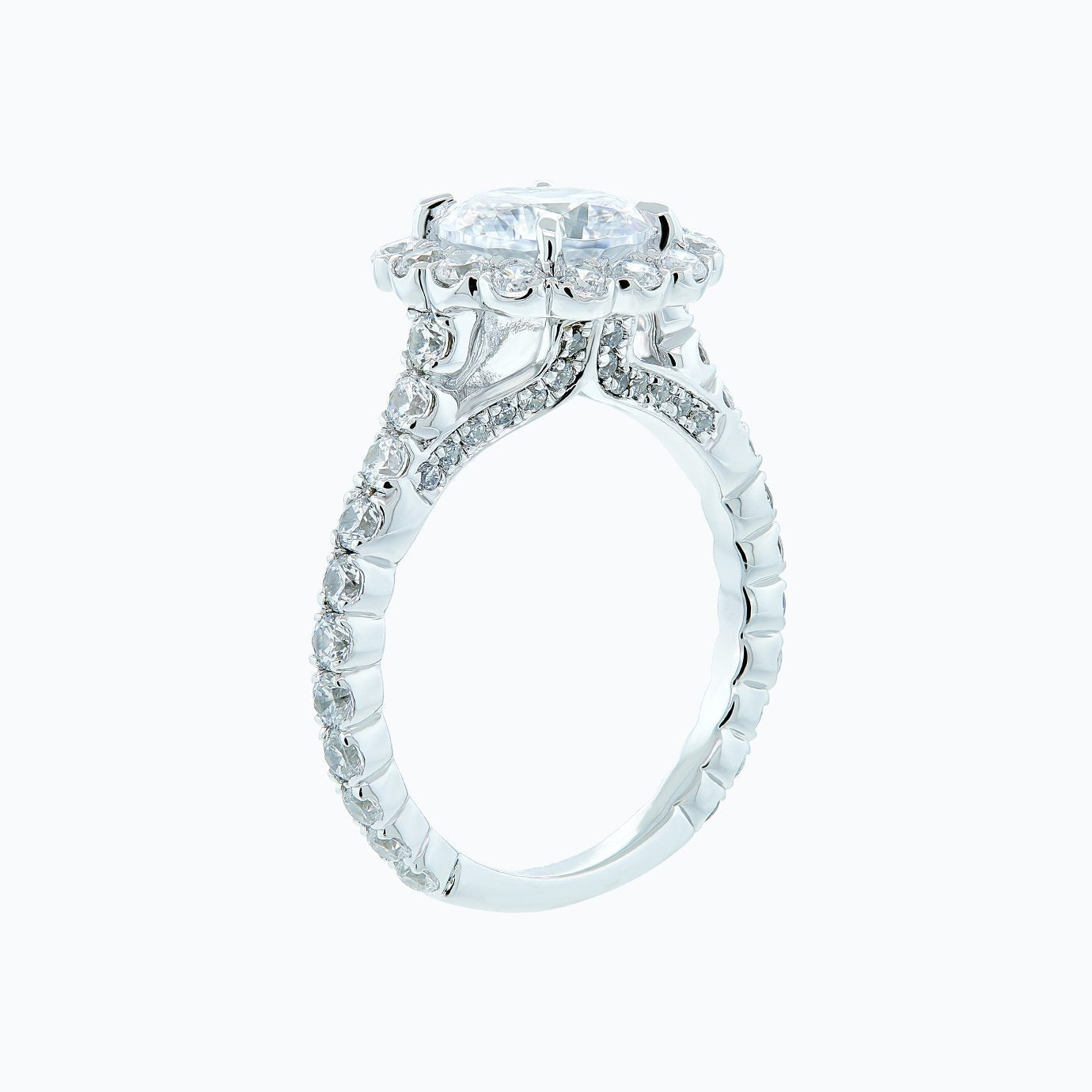 2.0 CT Round Halo CVD F/VS2 Diamond Engagement Ring