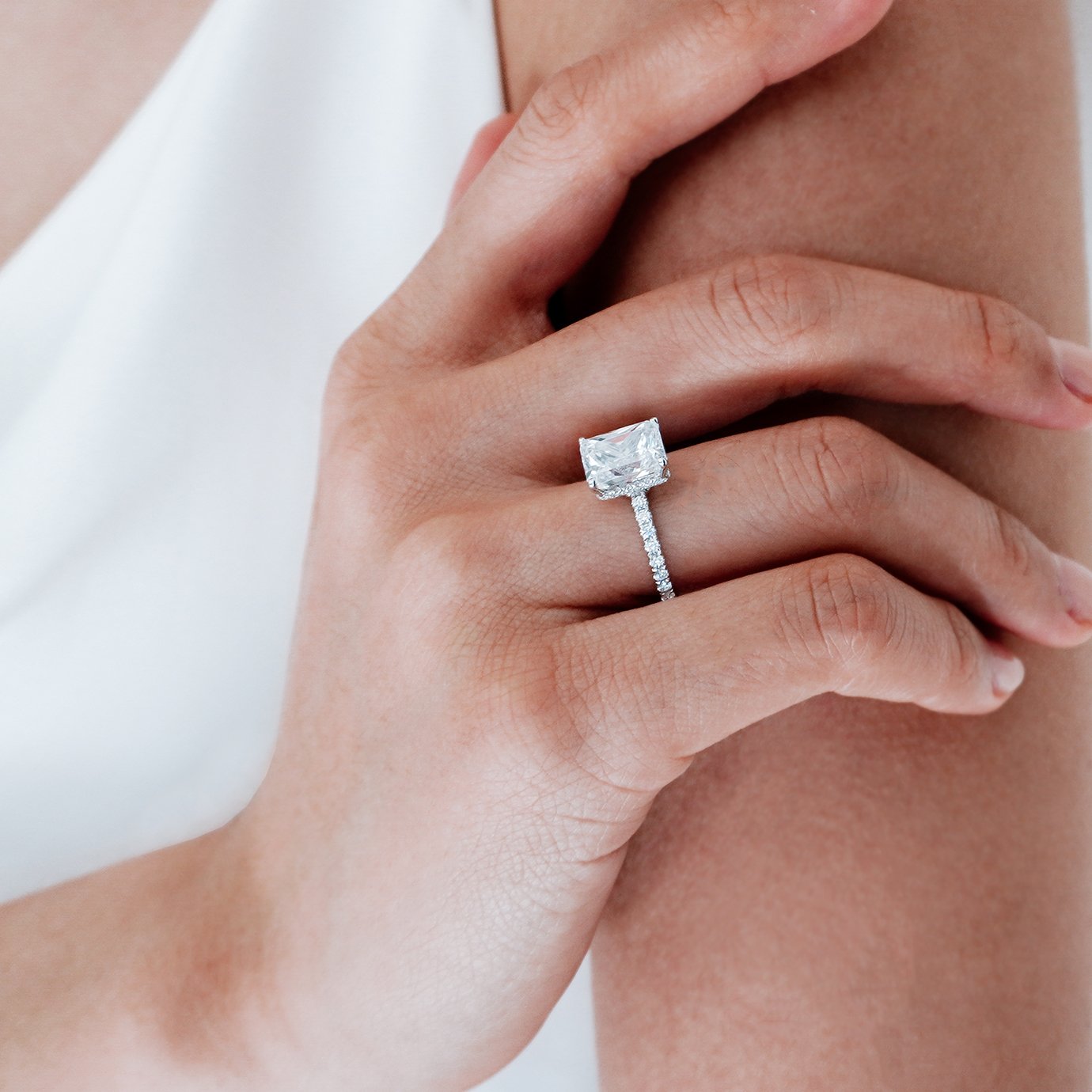 3.0 CT Radiant Hidden Halo CVD F/VS2 Diamond Engagement Ring