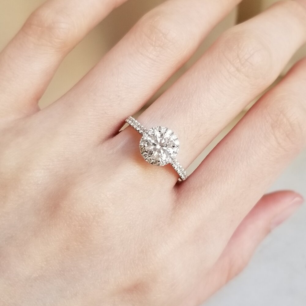 0.80 CT Round Halo CVD F/VS1 Diamond Engagement Ring