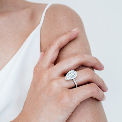 3.0 CT Pear Halo CVD F/VS2 Diamond Engagement Ring