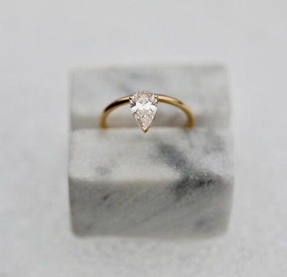 0.93 CT Pear Solitaire CVD F/VVS1 Diamond Engagement Ring